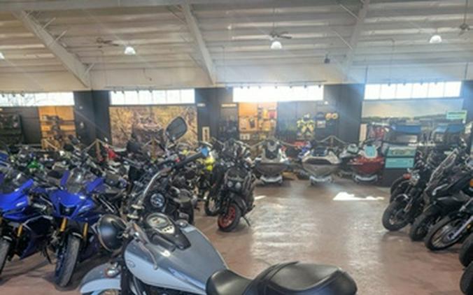 2024 Kawasaki Vulcan 900 Classic