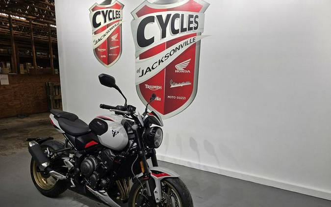 2026 Triumph Trident 800 Ash grey
