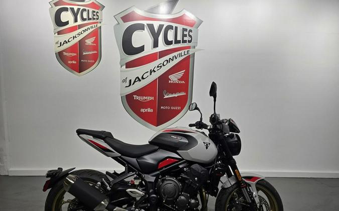 2026 Triumph Trident 800 Ash grey