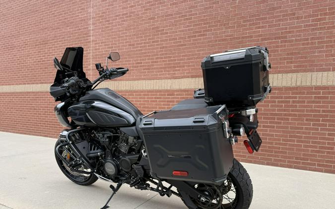 2022 Harley-Davidson® Pan America™ 1250 Special Vivid Black