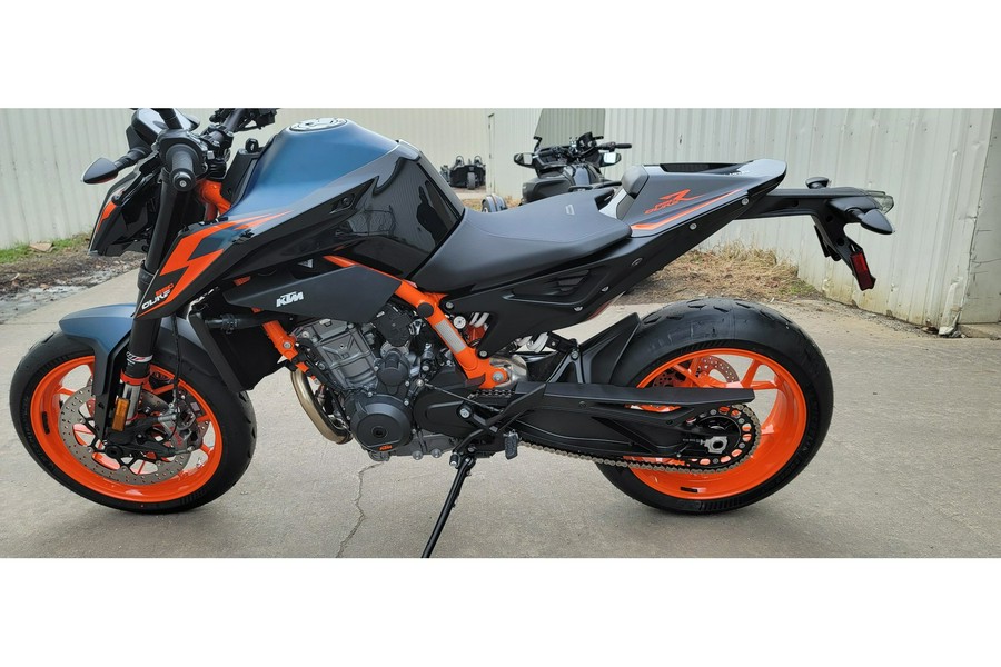 2023 KTM 890 DUKE R