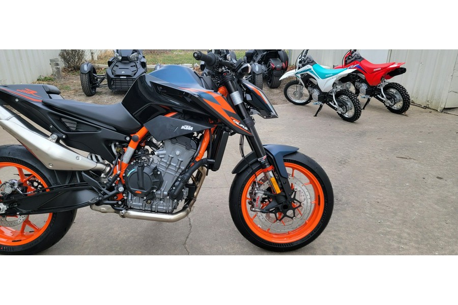 2023 KTM 890 DUKE R