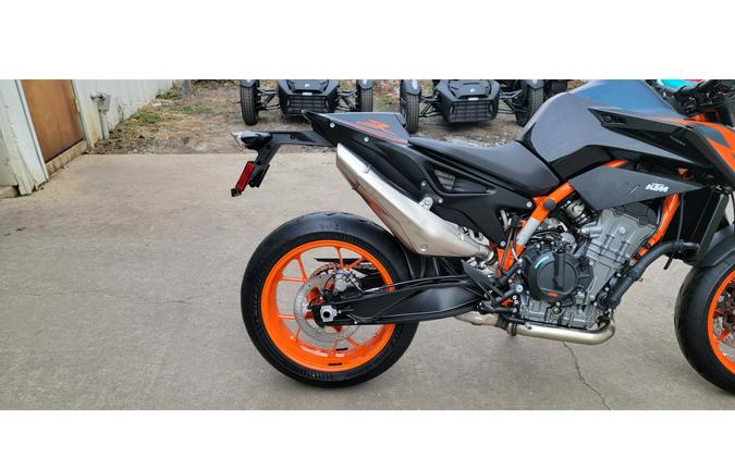 2023 KTM 890 DUKE R