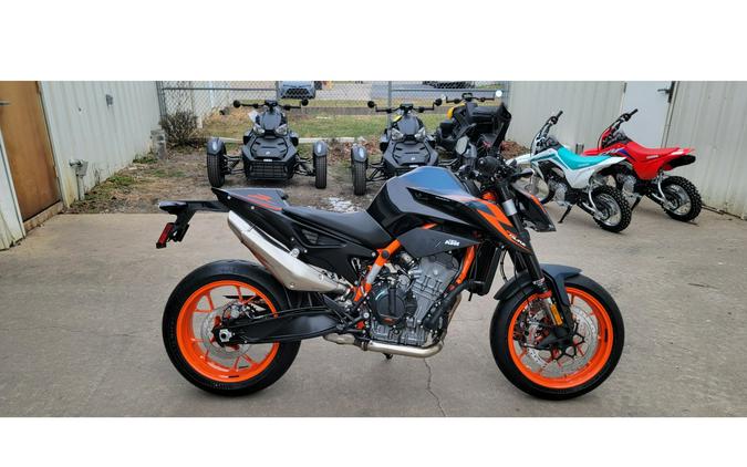 2023 KTM 890 DUKE R