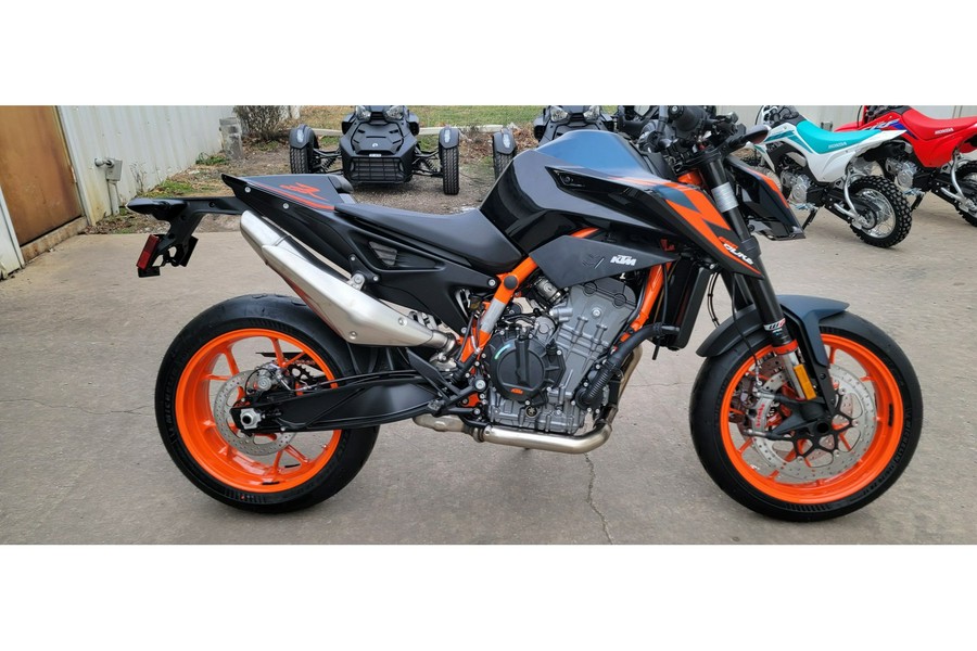 2023 KTM 890 DUKE R