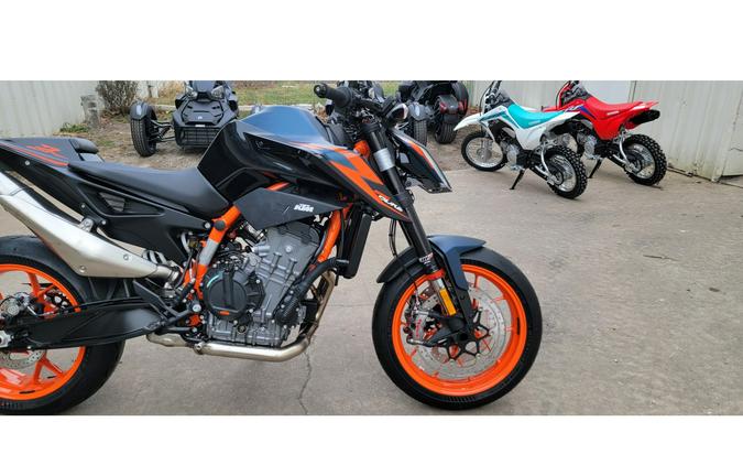 2023 KTM 890 DUKE R