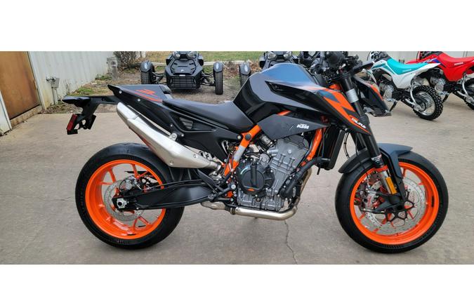 2023 KTM 890 DUKE R