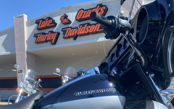 2019 HARLEY-DAVIDSON® FLHTKL ULTRA LIMITED LOW