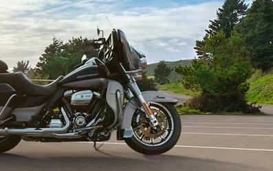 2019 HARLEY-DAVIDSON® FLHTKL ULTRA LIMITED LOW