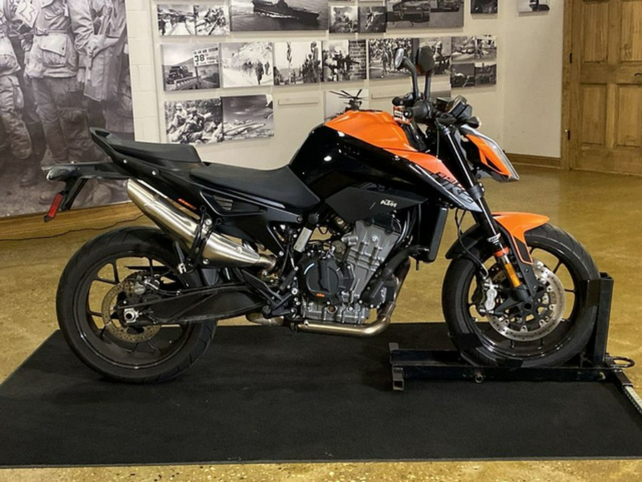 2022 KTM Duke 890 890 R