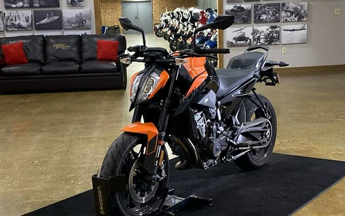 2022 KTM Duke 890 890 R