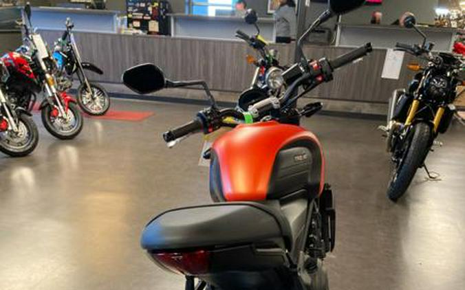 2023 Triumph Trident 660 Matte Baja Orange / Matte Storm Grey