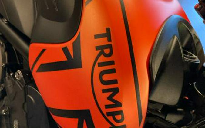 2023 Triumph Trident 660 Matte Baja Orange / Matte Storm Grey