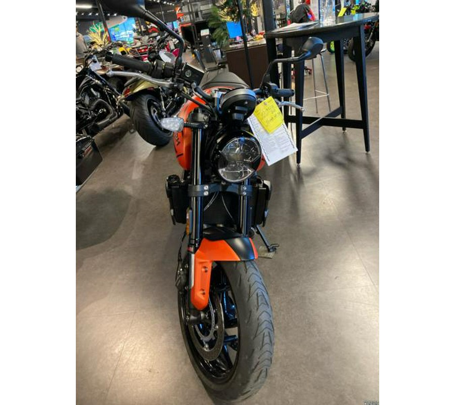 2023 Triumph Trident 660 Matte Baja Orange / Matte Storm Grey