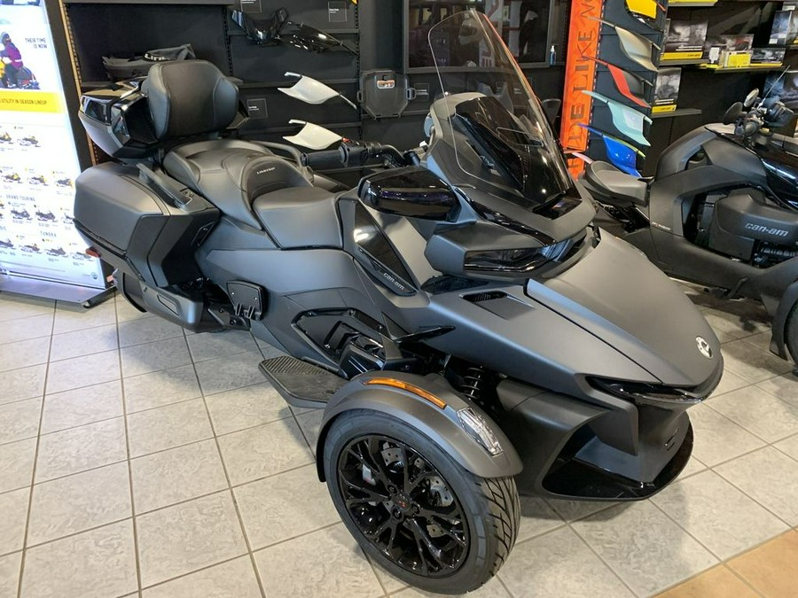 2023 Can-Am® Spyder RT Limited Dark Wheels