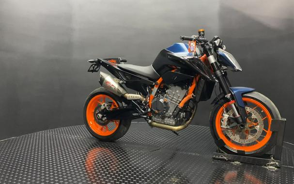 2023 KTM 890 Duke R