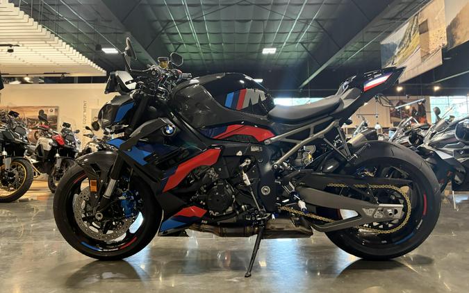 2026 BMW M 1000 R
