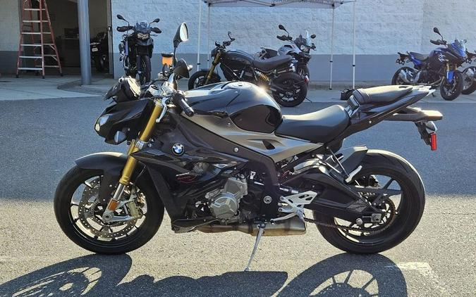 2016 BMW S 1000 R Black Storm Metallic