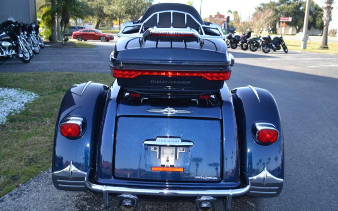 2014 Harley-Davidson® Tri Glide® Ultra - FLHTCUTG