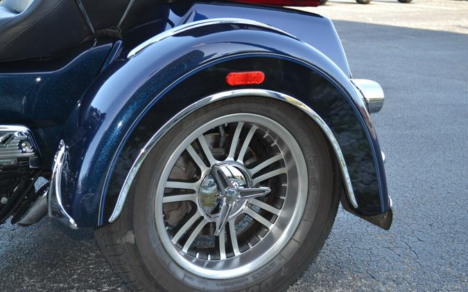 2014 Harley-Davidson® Tri Glide® Ultra - FLHTCUTG