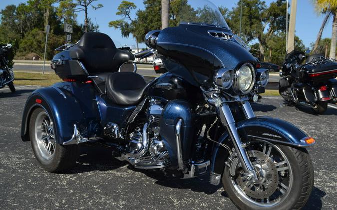 2014 Harley-Davidson® Tri Glide® Ultra - FLHTCUTG