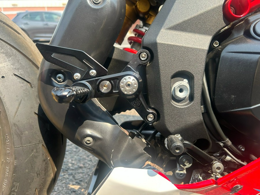 2016 MV Agusta F4