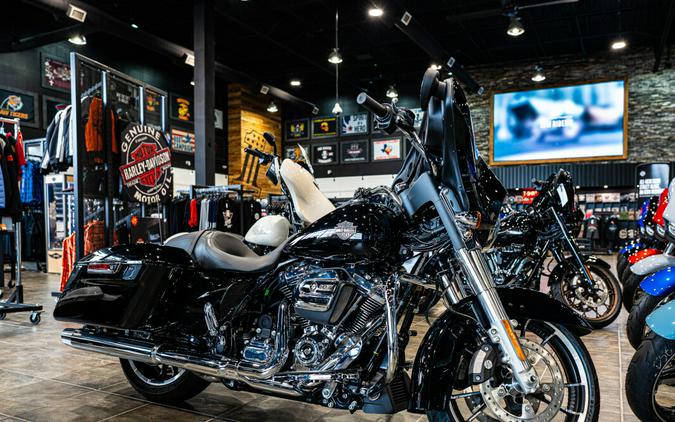 2023 Harley-Davidson Street Glide BLACK