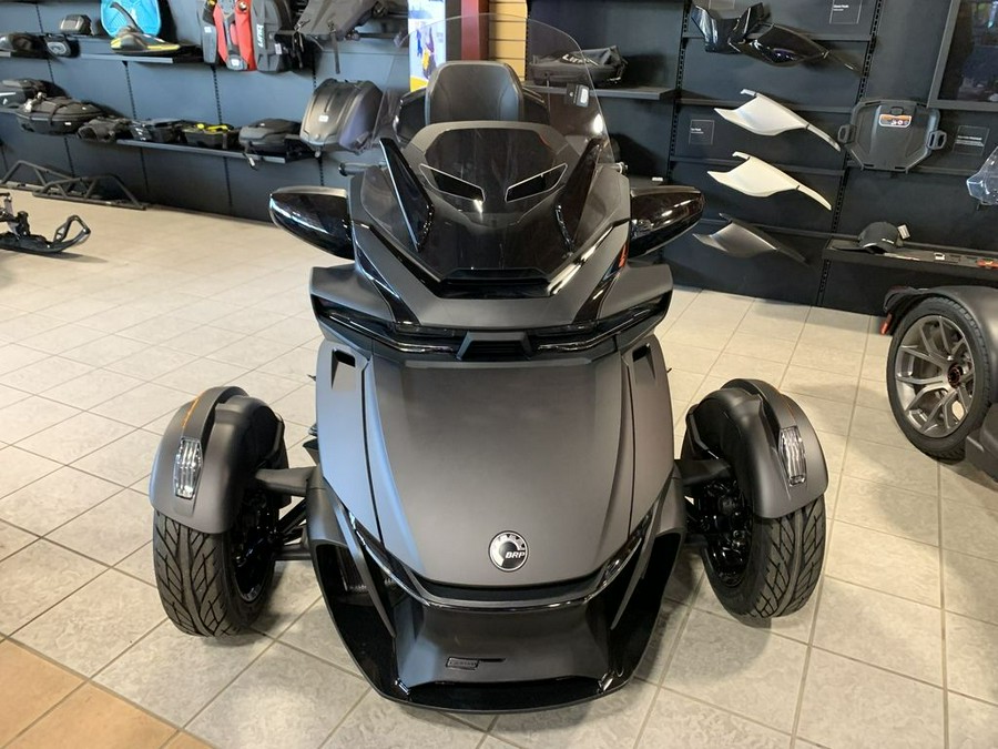 2023 Can-Am® Spyder RT Limited Dark Wheels