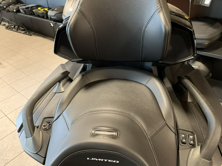 2023 Can-Am® Spyder RT Limited Dark Wheels