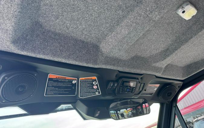 2025 Can-Am Defender MAX Limited HD10