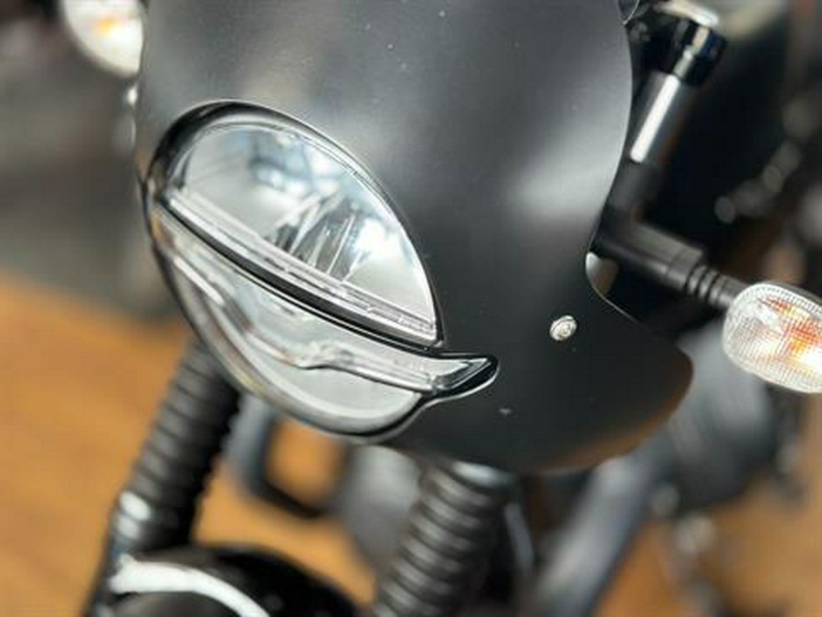 2021 Moto Guzzi V7 Stone E5