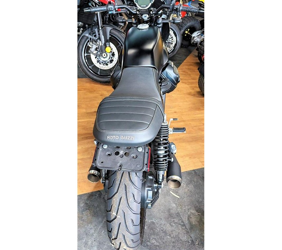 2021 Moto Guzzi V7 Stone E5