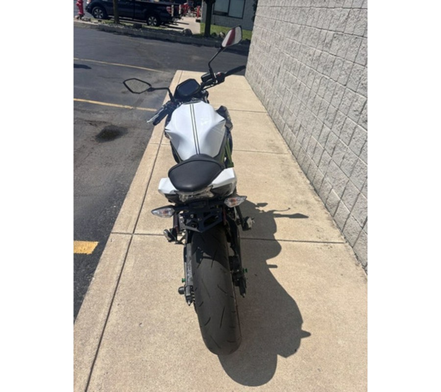 2021 Kawasaki Z650 ABS Pearl Blizzard White/Metallic Spark Black