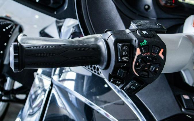 2014 Can-Am Spyder RT-S SM6