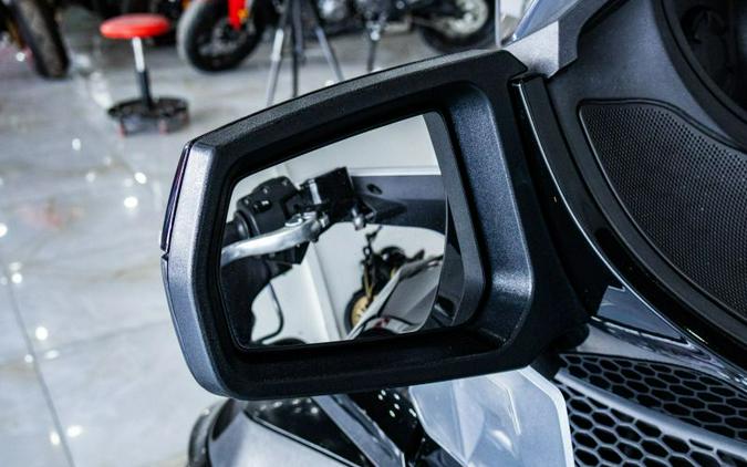 2014 Can-Am Spyder RT-S SM6