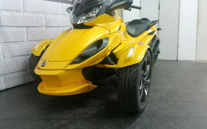 2013 Can-Am® Spyder® ST-S SE5