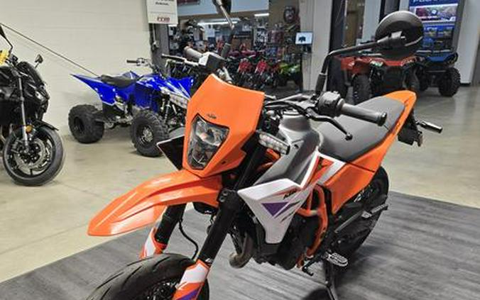 2026 KTM 390 SMC R - B.D.