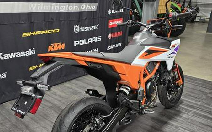 2026 KTM 390 SMC R - B.D.