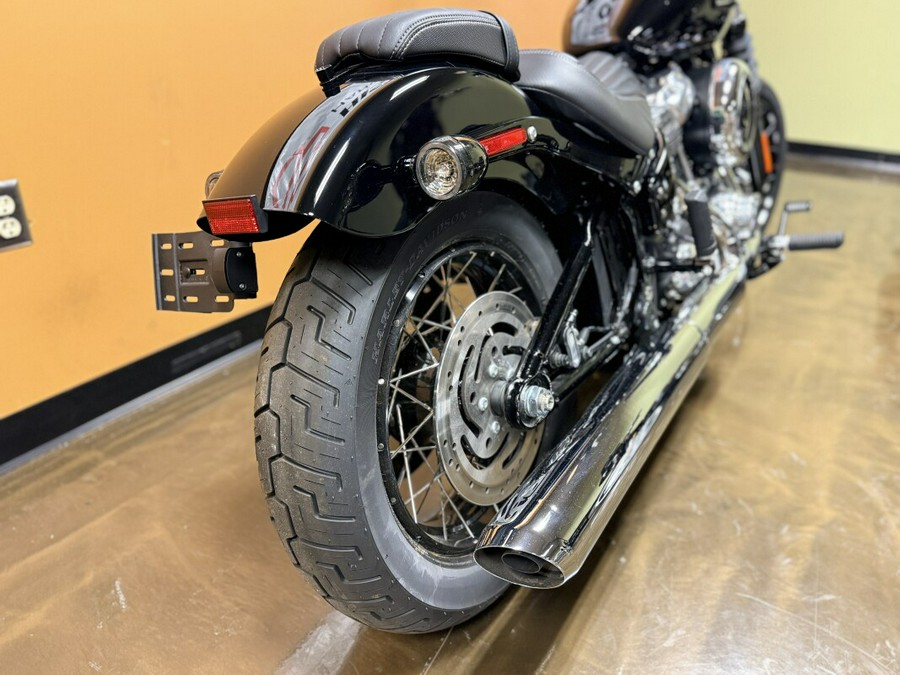 FXBB 2025 Street Bob™
