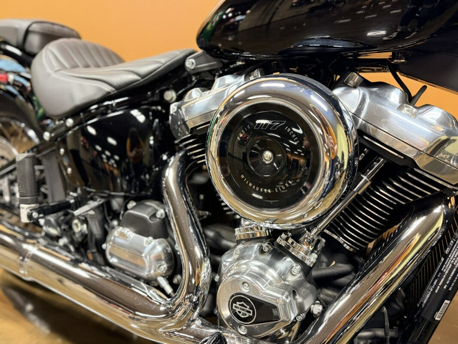 FXBB 2025 Street Bob™