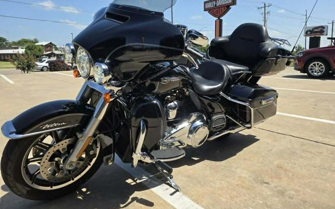 2017 Harley-Davidson® FLHTCU - Electra Glide® Ultra Classic®