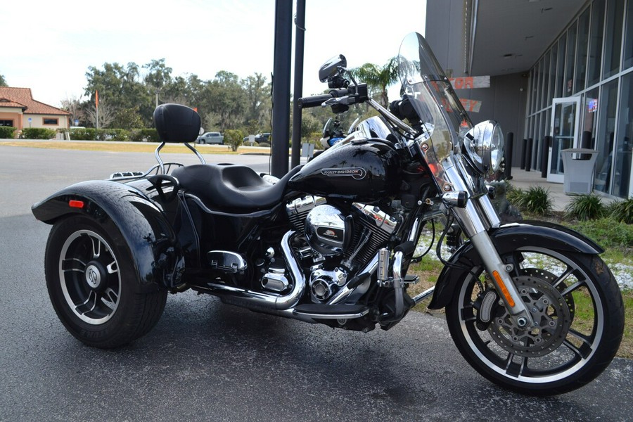 2015 Harley-Davidson® Freewheeler™ Vivid Black - FLRT