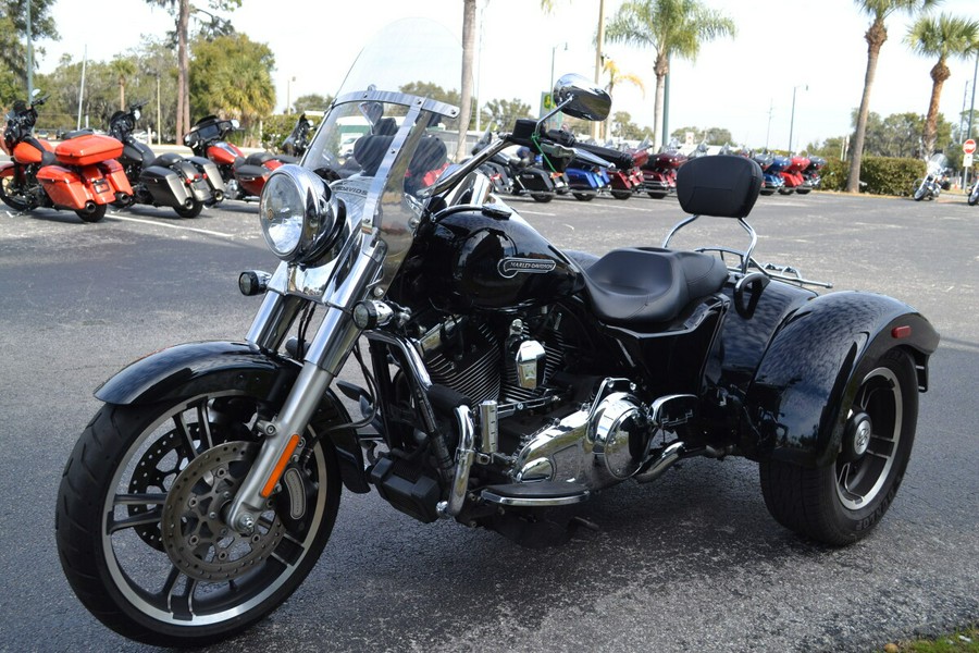 2015 Harley-Davidson® Freewheeler™ Vivid Black - FLRT