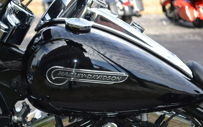 2015 Harley-Davidson® Freewheeler™ Vivid Black - FLRT