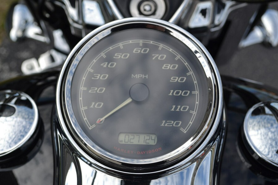 2015 Harley-Davidson® Freewheeler™ Vivid Black - FLRT