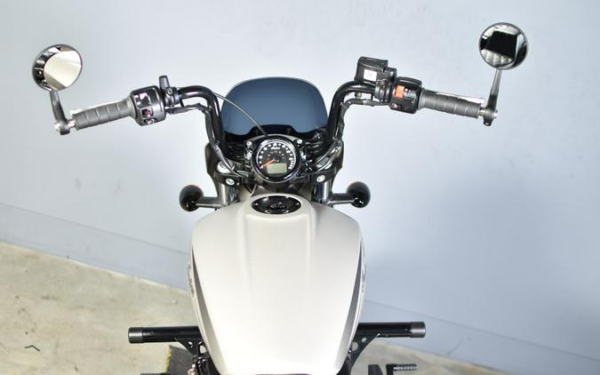 2024 Indian Motorcycle Scout Bobber Twenty ABS Silver Quartz Smoke