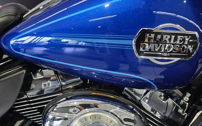 2010 Harley-Davidson Electra Glide® Ultra Classic® Flame Blue Pearl