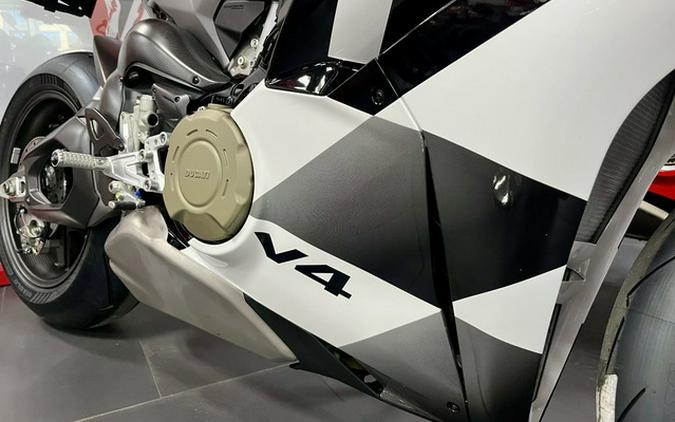 2025 Ducati Panigale V4 Tricolore