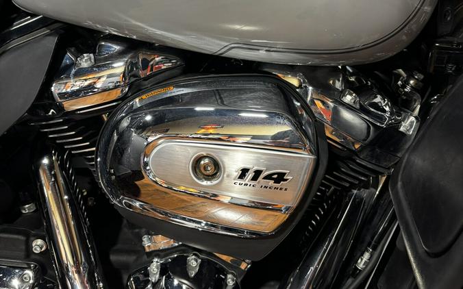 2024 Harley-Davidson® Tri Glide™ Ultra BILLIARD GRAY W/ PINSTRIPE