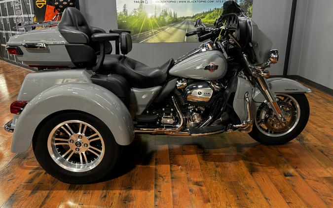 2024 Harley-Davidson® Tri Glide™ Ultra BILLIARD GRAY W/ PINSTRIPE
